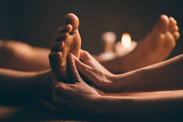 FUßREFLEXZONEN-MASSAGE & SPA